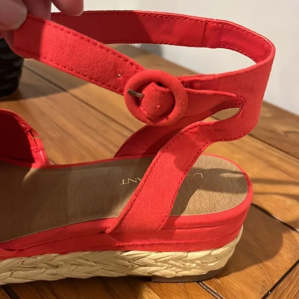 Lane Bryant Coral Women’s Espadrille Sandals size 9 W.